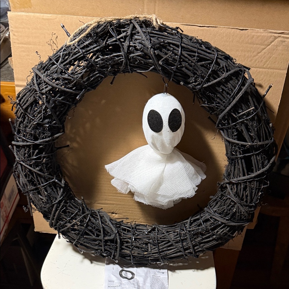 Pottery Barn Ghost 👻 Lit Wreath BNIB
